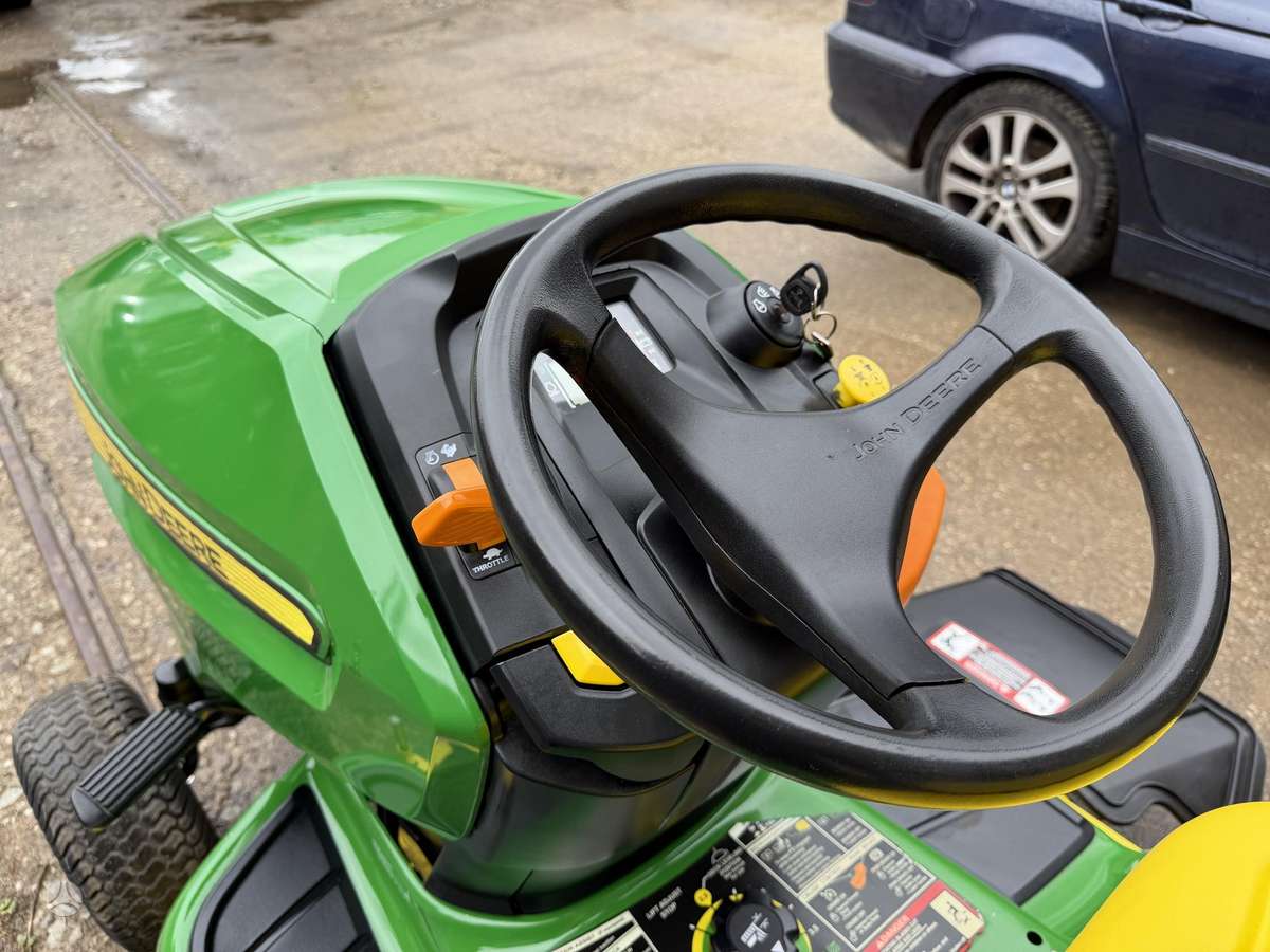 John Deere X350, садовые тракторы