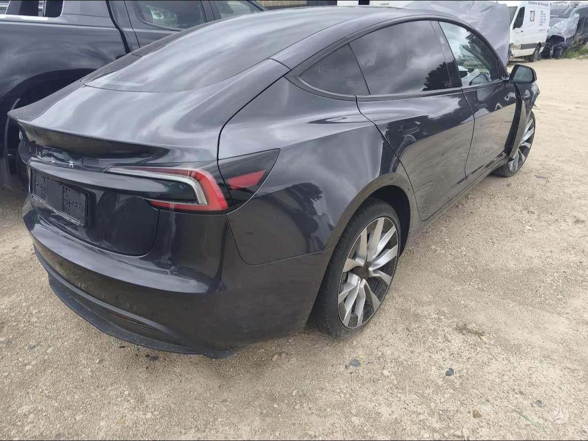 Tesla Model 3, 60 кВт·ч, Хэтчбек