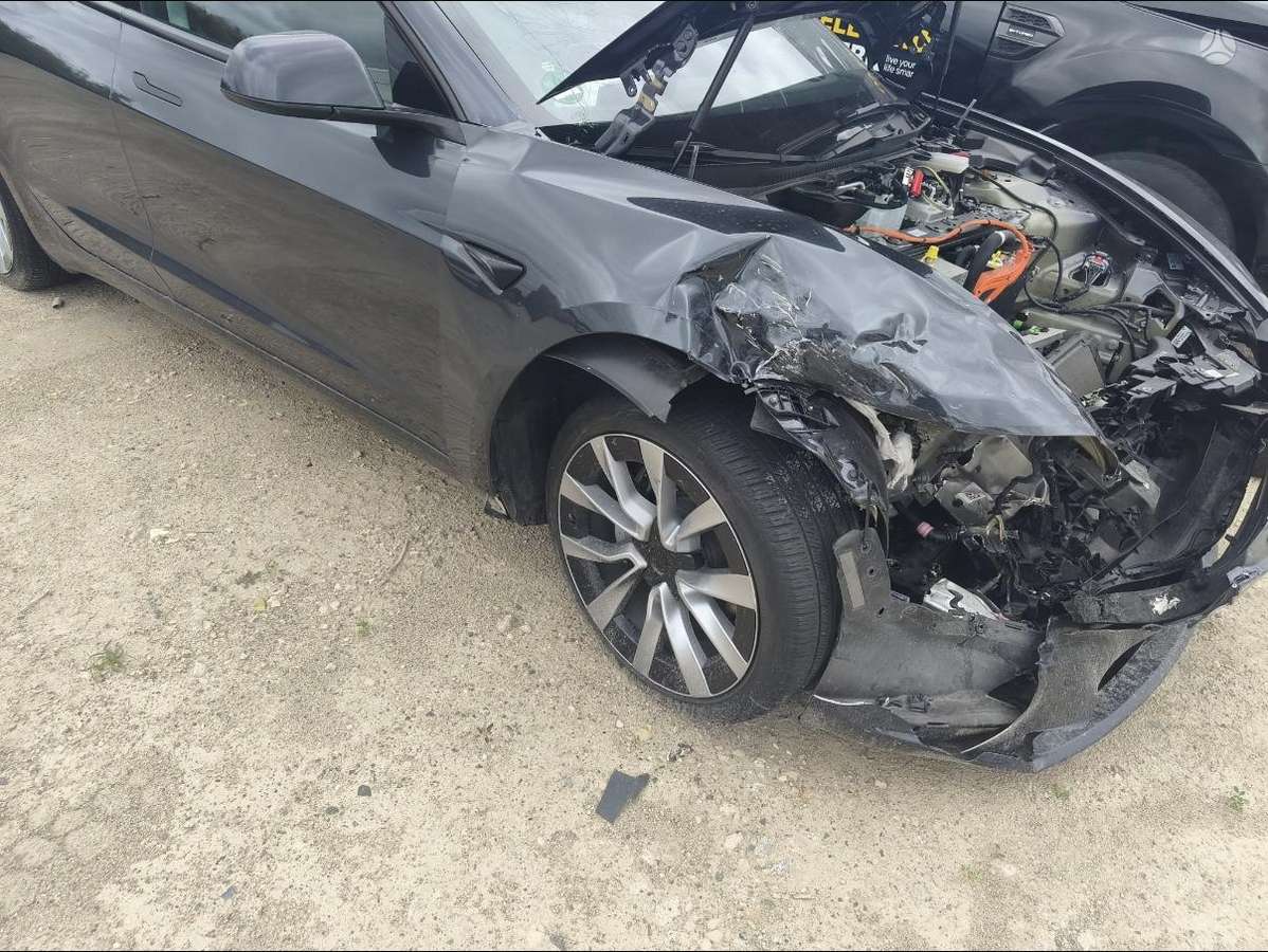 Tesla Model 3, 60 kWh, hatchback