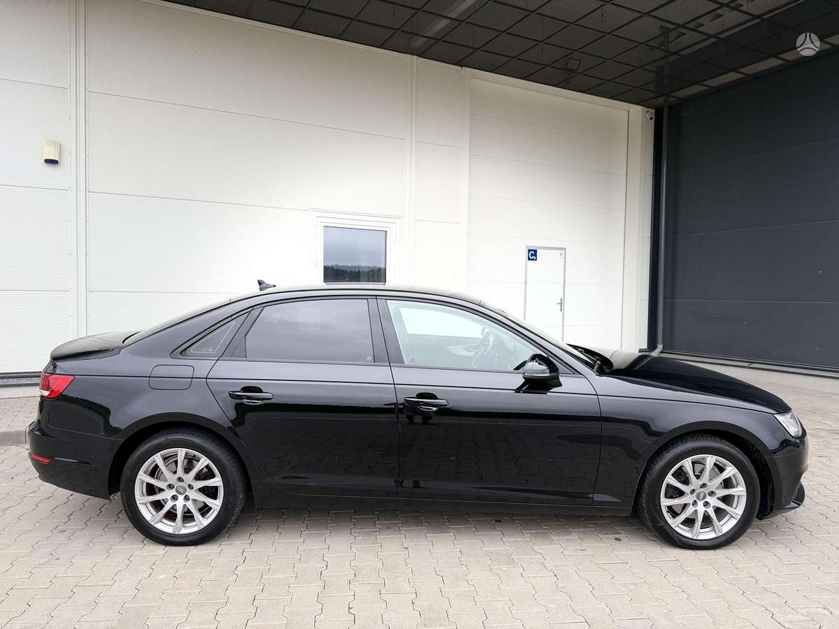 Audi A4, 2.0 l., Седан