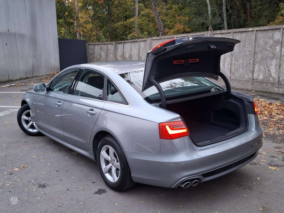 Audi A6, 2.0 l., Седан