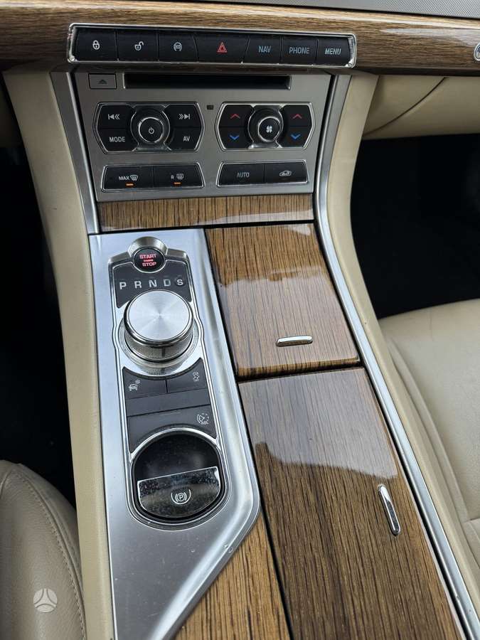 Jaguar XF, 2.2 l., Седан