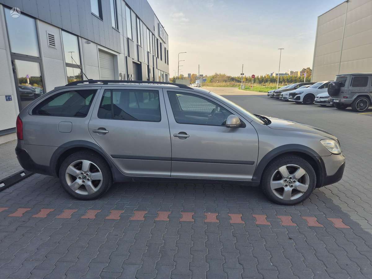 Skoda Octavia 2010 — engine 1968 cm³, 140 HP (103kW)