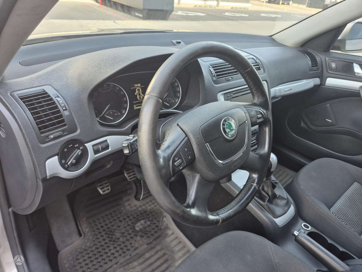 Skoda Octavia 2010 — photo 12