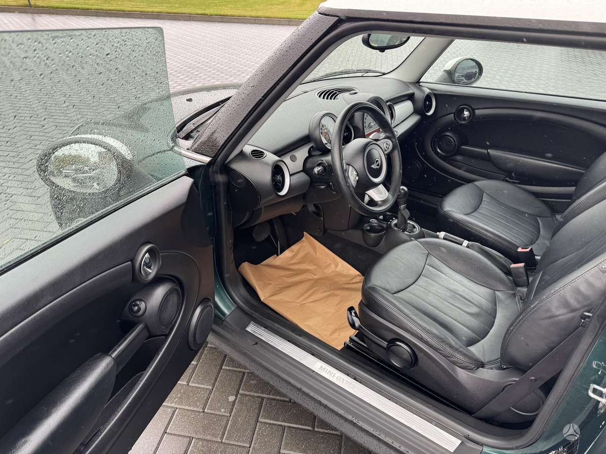 Mini Cooper, 1.6 l., hatchback