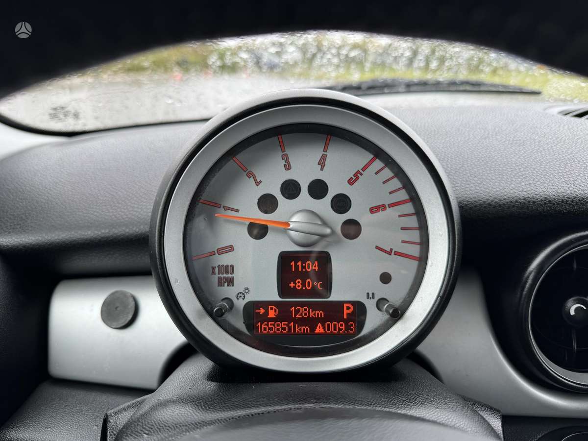 Mini Cooper, 1.6 l., hatchback