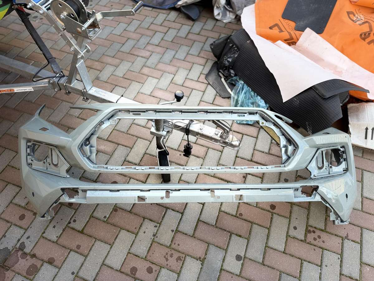 Toyota RAV4 бамперы (буфера)