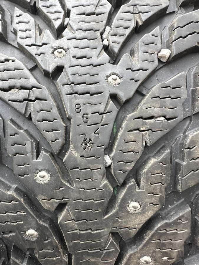Nokian, зимние 275/45 R20
