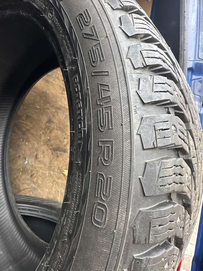 Nokian, зимние 275/45 R20