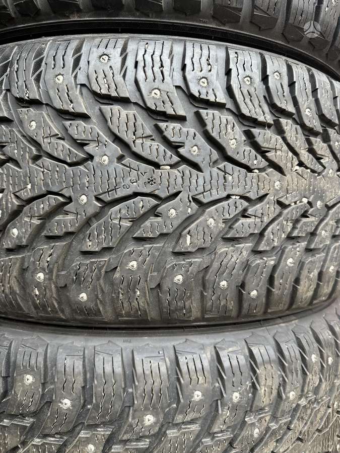 Nokian, зимние 275/45 R20