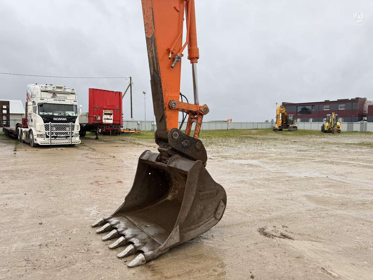 Doosan DX 225 LC-3, excavator