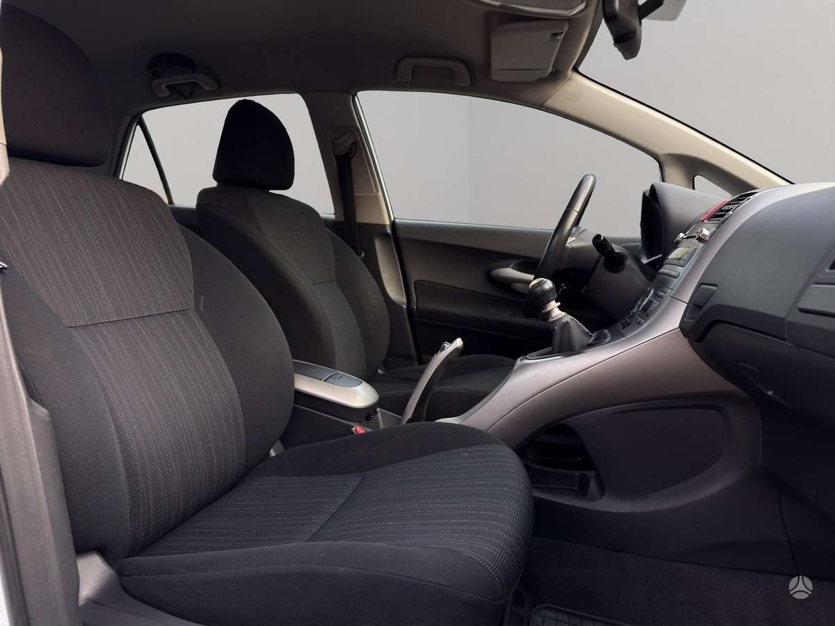 Toyota Auris, 2.0 l., hatchback