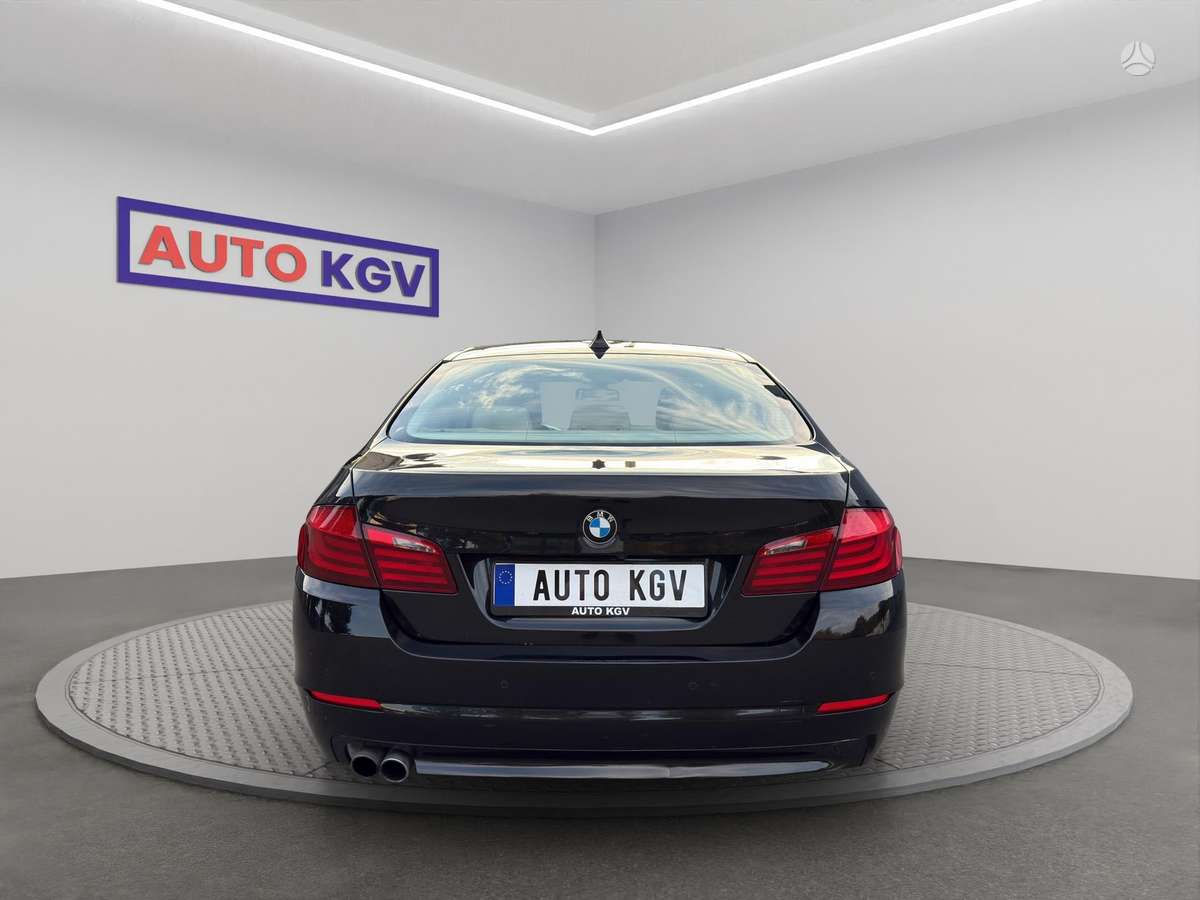 BMW 528, 2.0 l., Седан