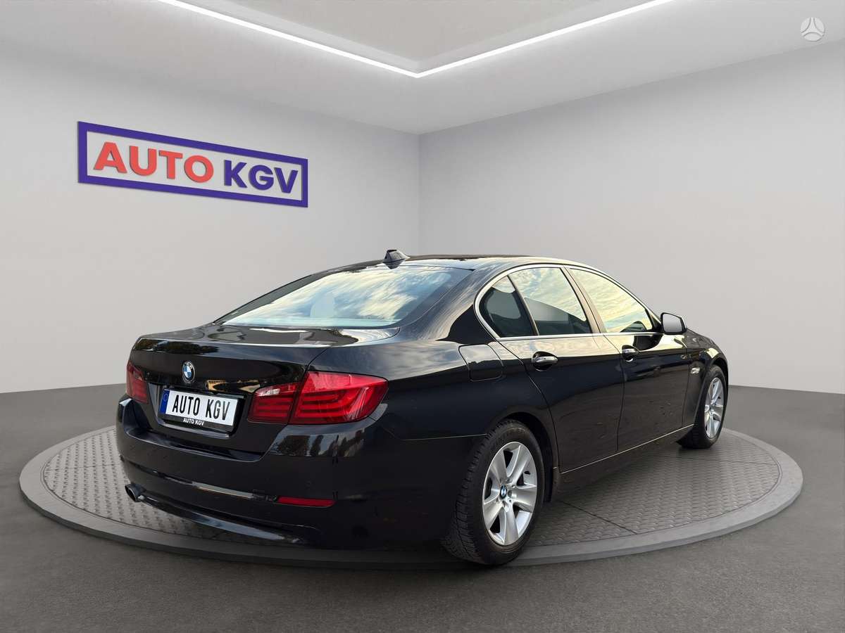 BMW 528, 2.0 l., Седан