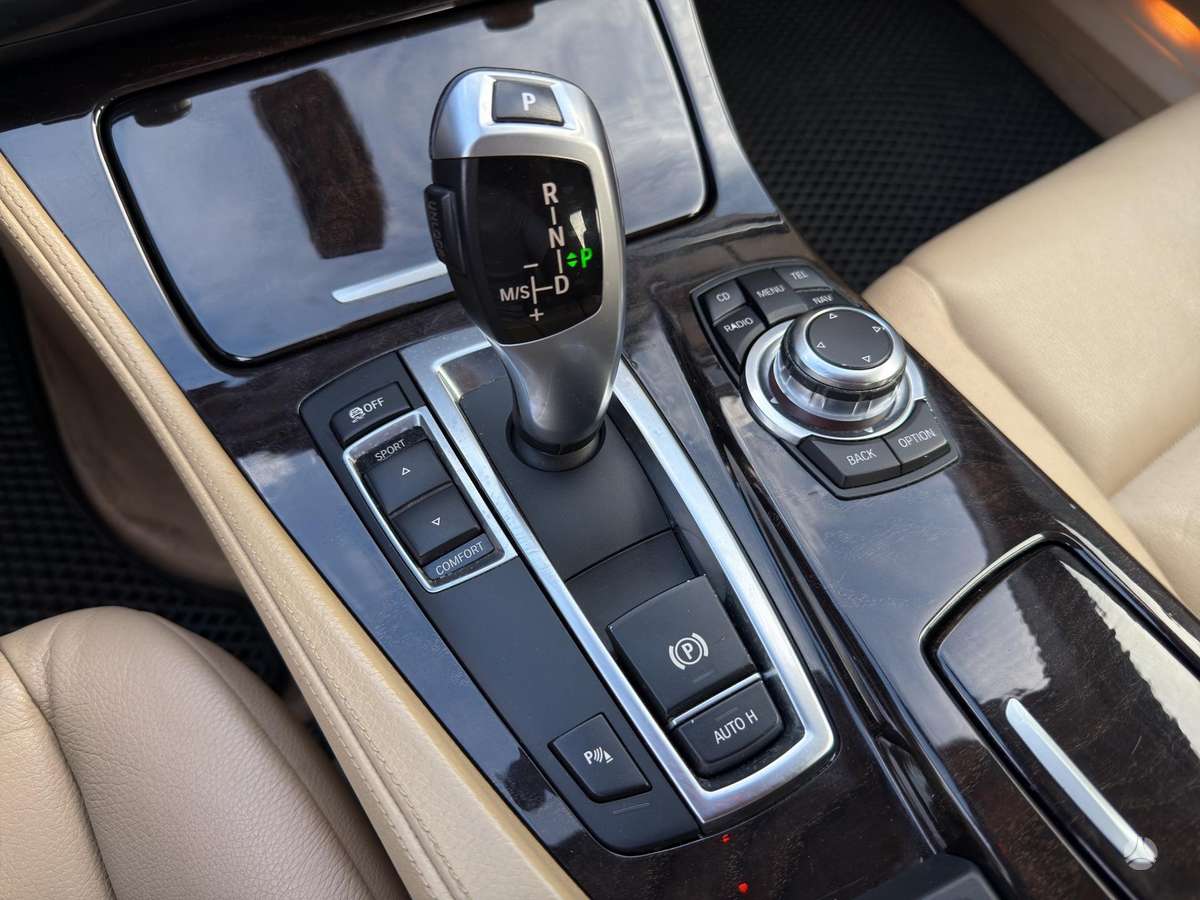 BMW 528, 2.0 l., Седан