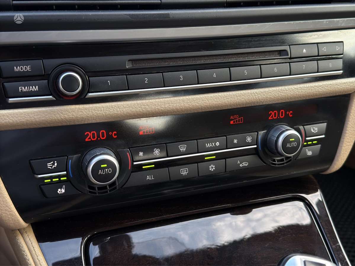 BMW 528, 2.0 l., Седан