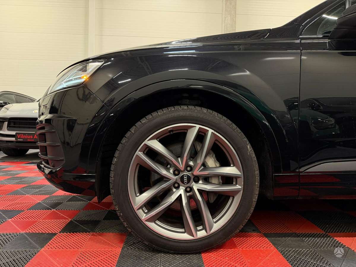 Audi SQ7, 3.0 l., off-road / crossover