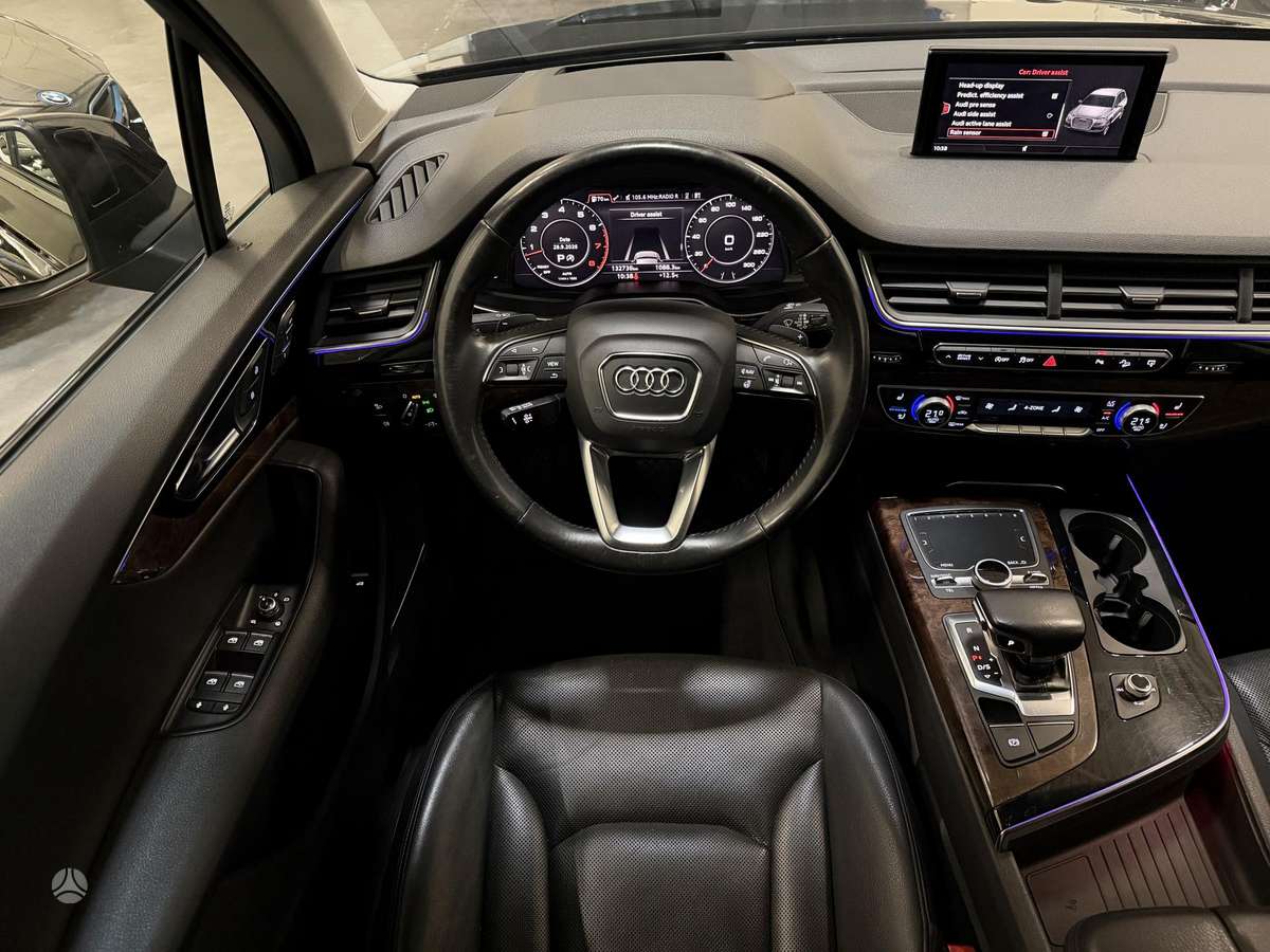 Audi SQ7, 3.0 l., off-road / crossover