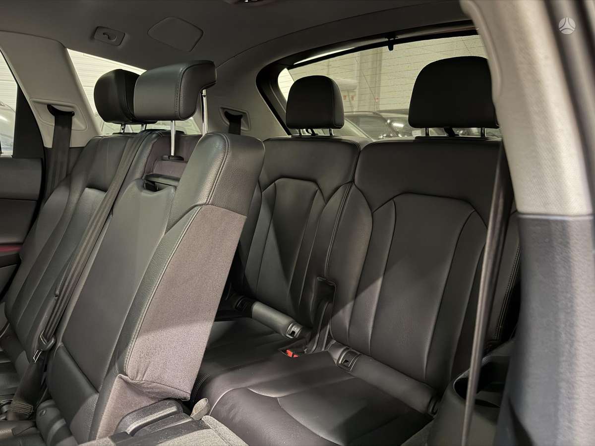 Audi SQ7, 3.0 l., off-road / crossover
