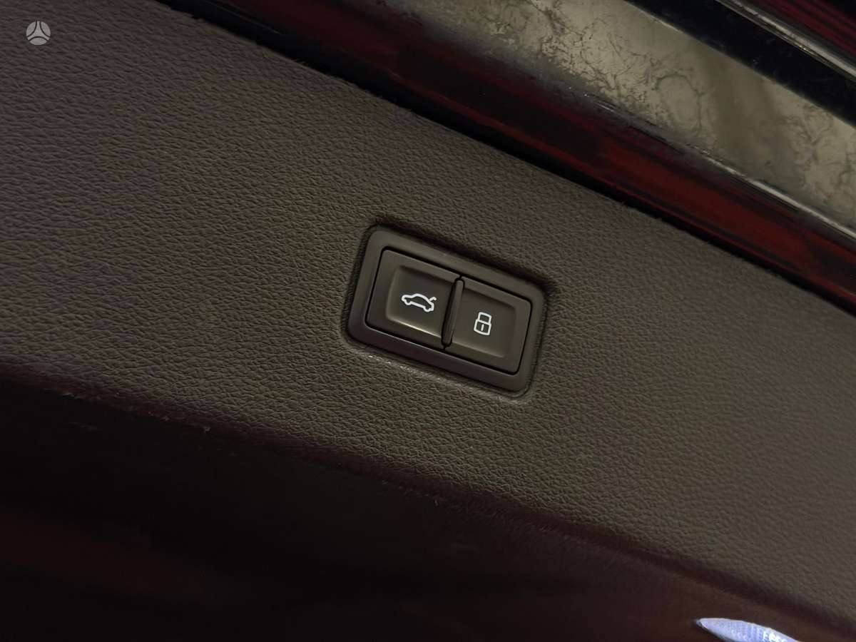 Audi SQ7, 3.0 l., off-road / crossover