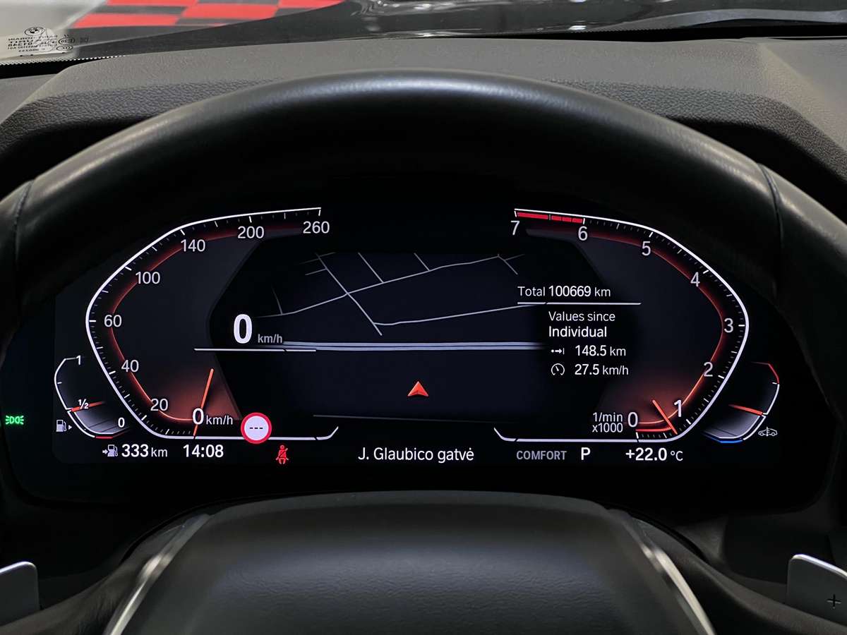 BMW 330, 2.0 l., Седан