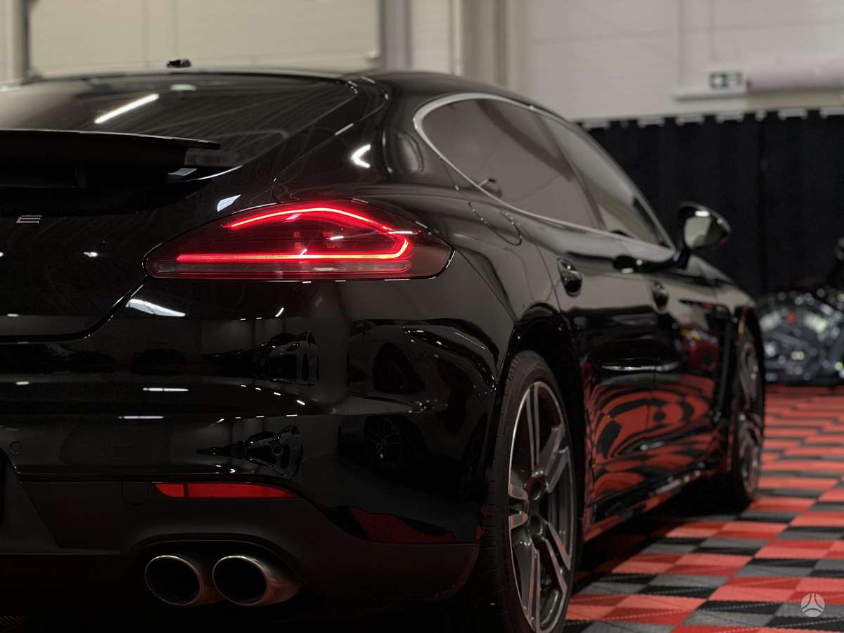 Porsche Panamera, 3.0 l., Хэтчбек