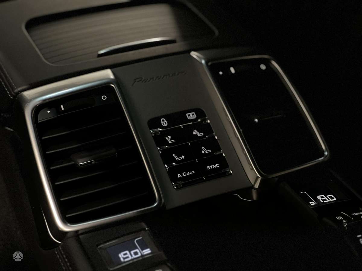 Porsche Panamera, 3.0 l., Хэтчбек