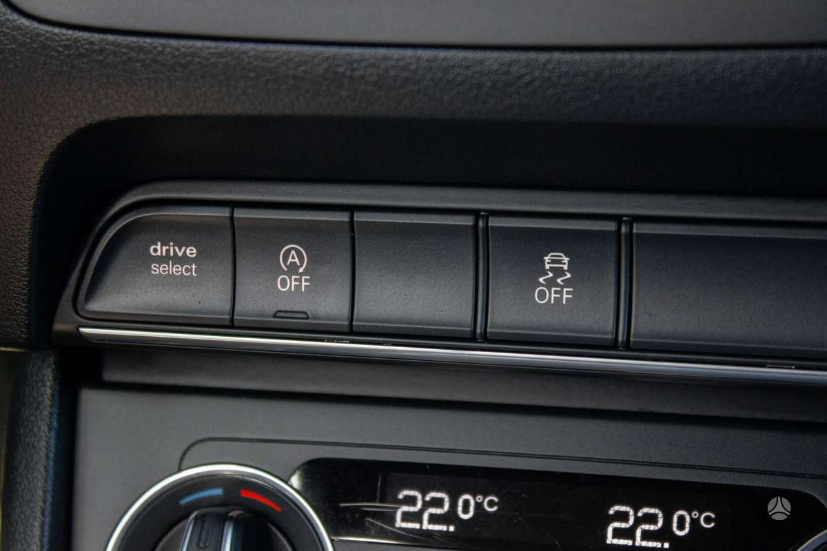 Audi Q3, 1.4 l., off-road / crossover