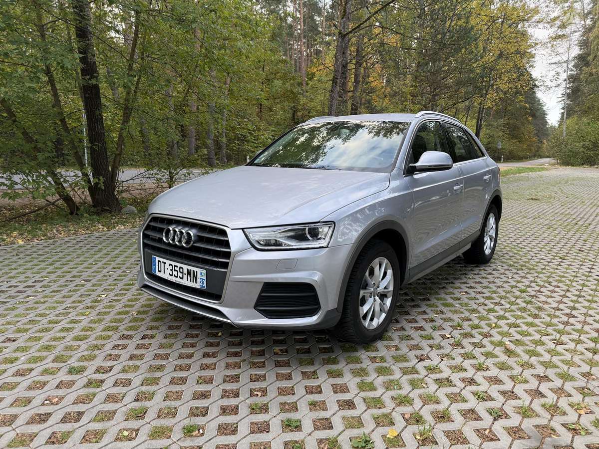 Audi Q3, 2.0 l., off-road / crossover