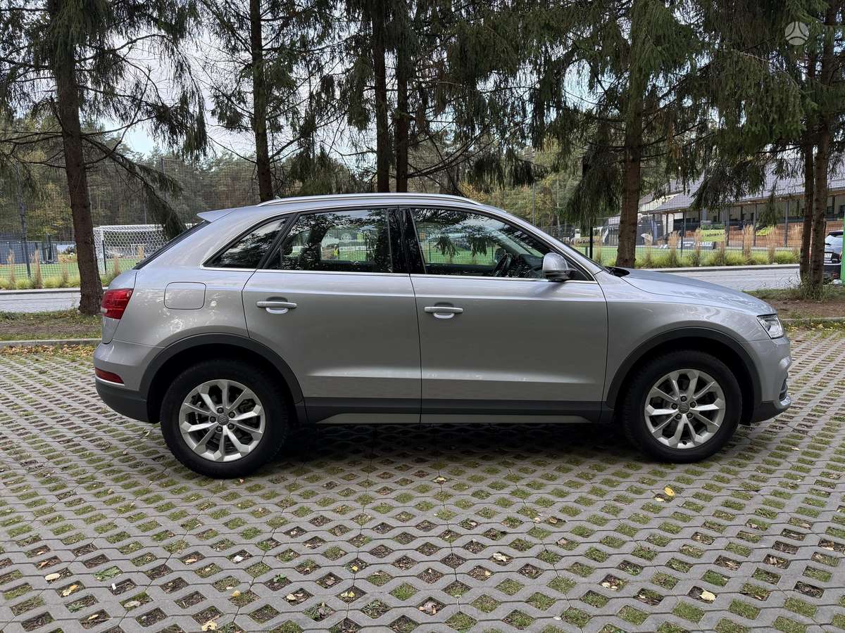 Audi Q3, 2.0 l., off-road / crossover