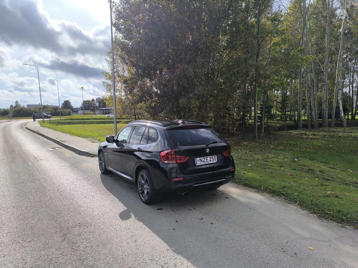 BMW X1, 2.0 l., Внедорожник / Кроссовер