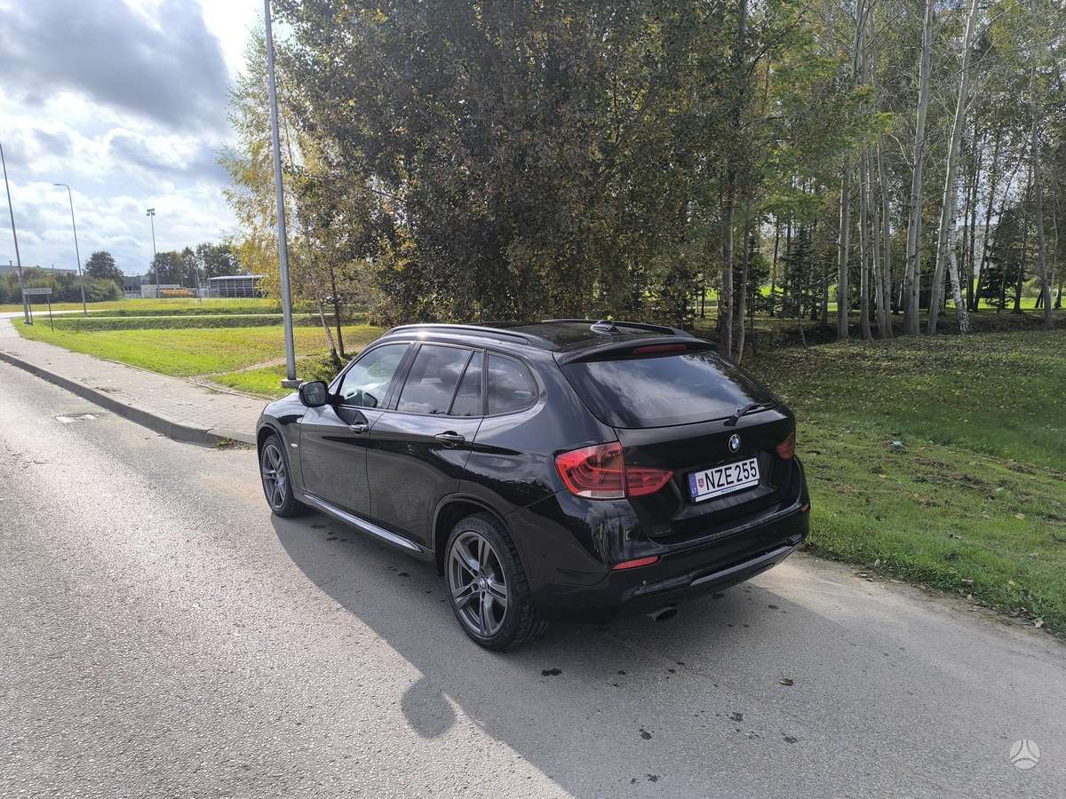 BMW X1, 2.0 l., off-road / crossover