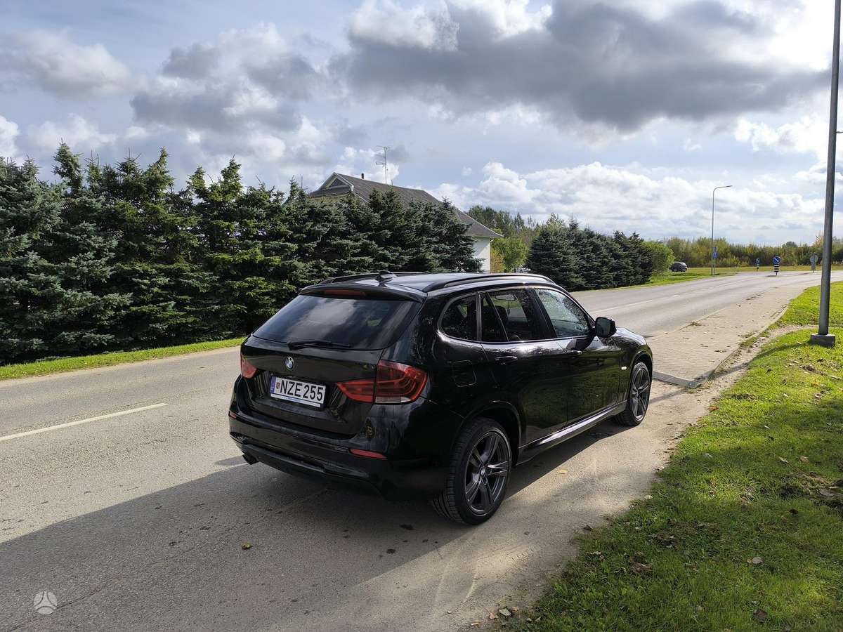 BMW X1, 2.0 l., Внедорожник / Кроссовер