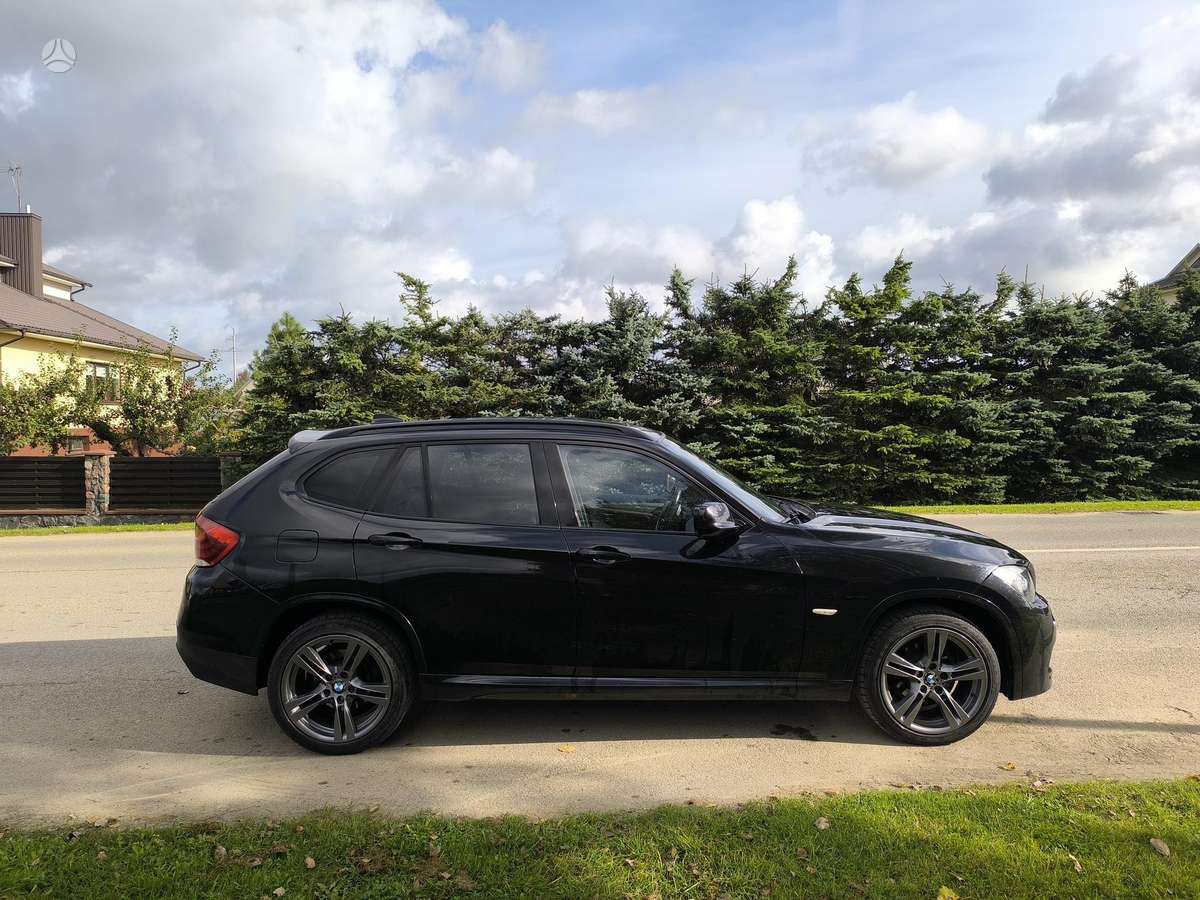 BMW X1, 2.0 l., Внедорожник / Кроссовер