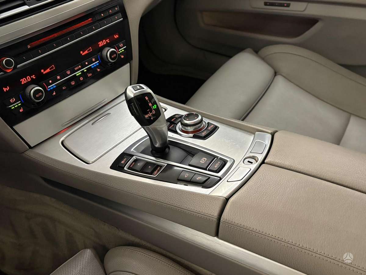 BMW 730, 3.0 l., Седан