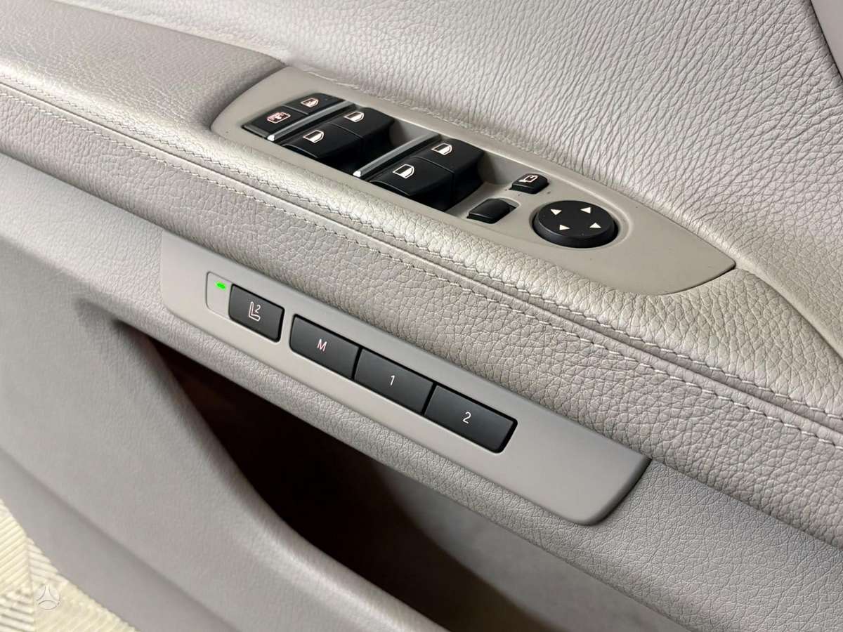 BMW 730, 3.0 l., Седан