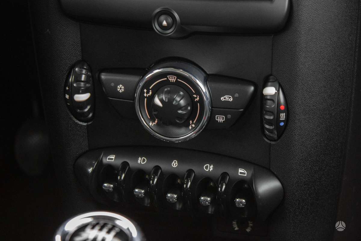 Mini Cooper, 1.6 l., hatchback