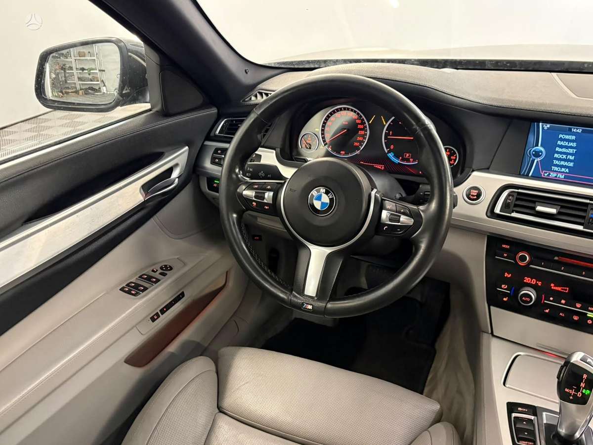 BMW 730, 3.0 l., Седан