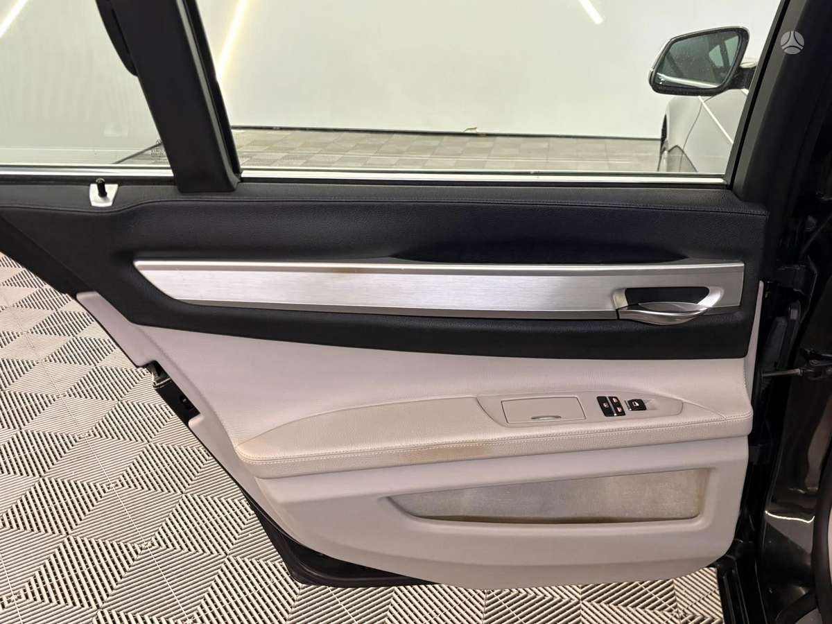 BMW 730, 3.0 l., Седан