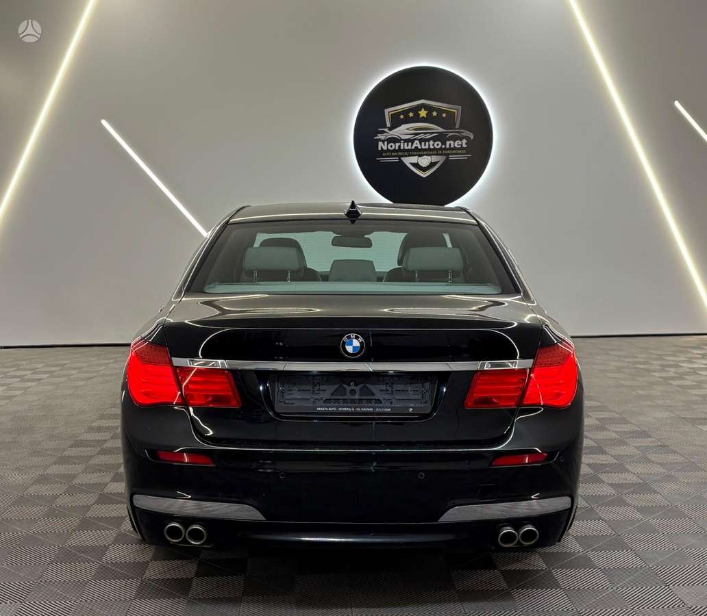 BMW 730, 3.0 l., Седан