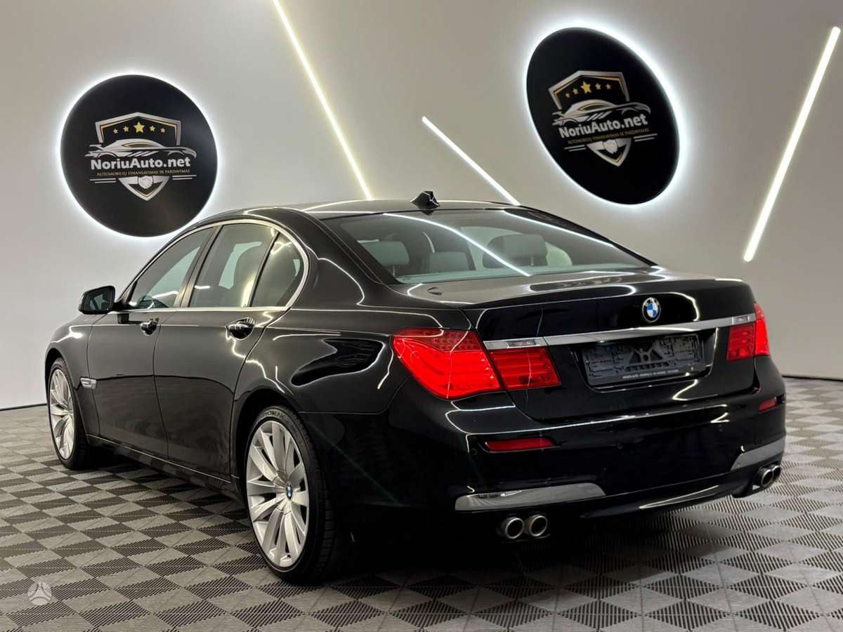 BMW 730, 3.0 l., Седан