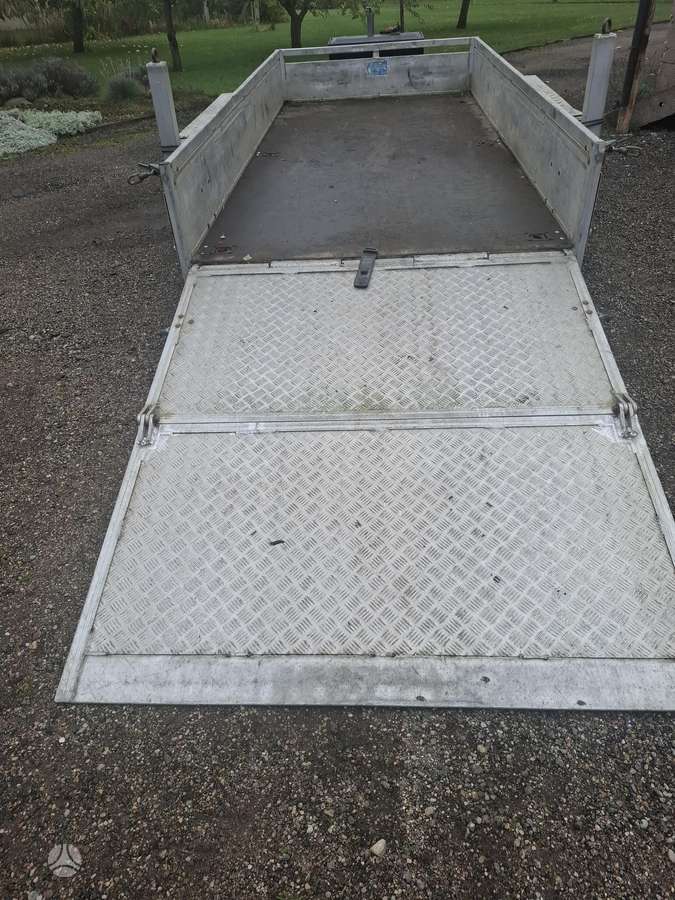 -Kita-, passenger car trailers