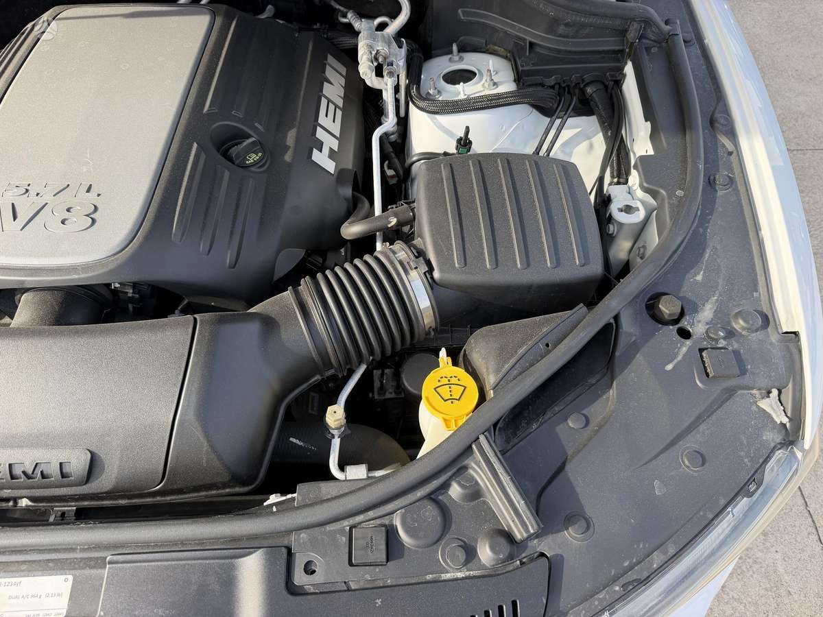 Dodge Durango, 5.7 l., off-road / crossover