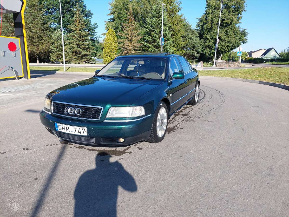 Audi A8, 3.3 l., sedanas