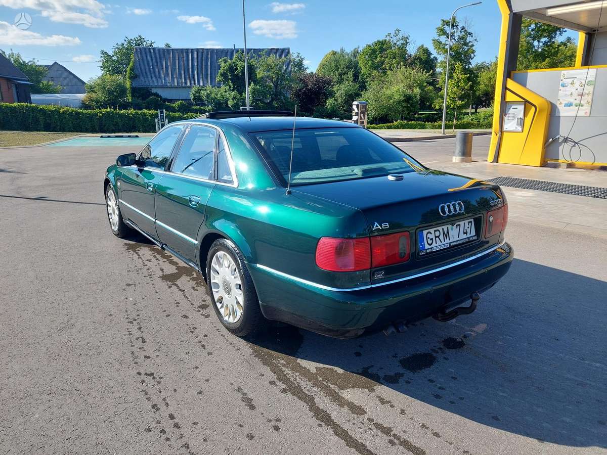 Audi A8, 3.3 l., Седан