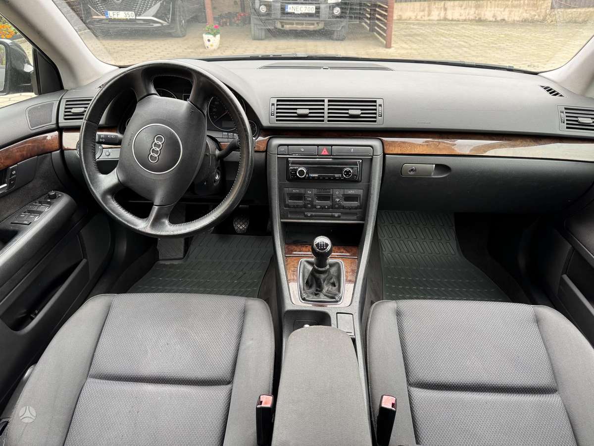 Audi A4, 1.9 l., Седан
