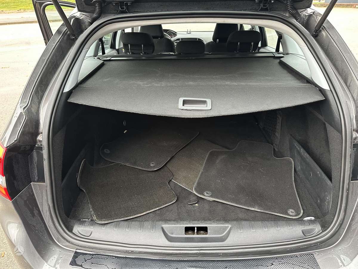 Peugeot 308, 1.2 l., Универсал