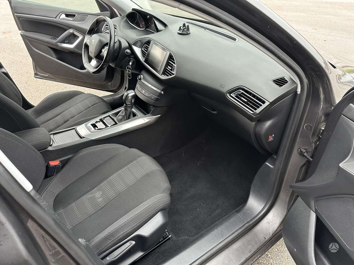 Peugeot 308, 1.2 l., Универсал
