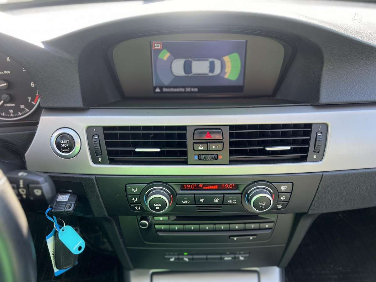 BMW 318, 2.0 l., Седан