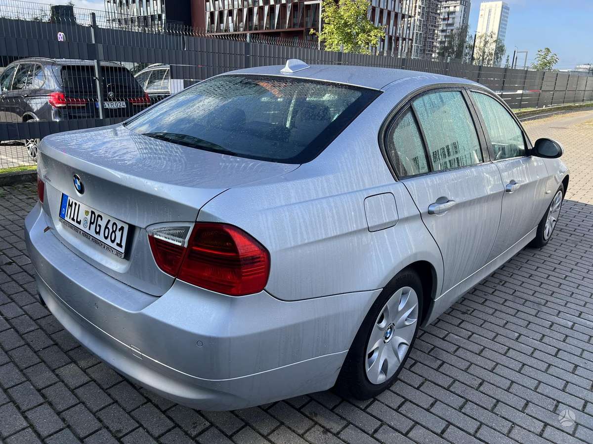 BMW 318, 2.0 l., Седан